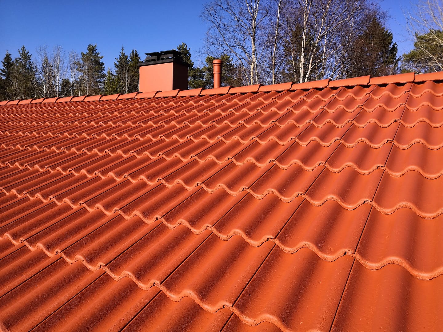 Ormax Pro -tiilikaton pinnoitusaine Ormax pro -tiilikaton pinnoitusainetta, Oulu, Liminka, Kempele, Ii, Lumijoki, Hailuoto, Siikajoki, Tyrnävä.