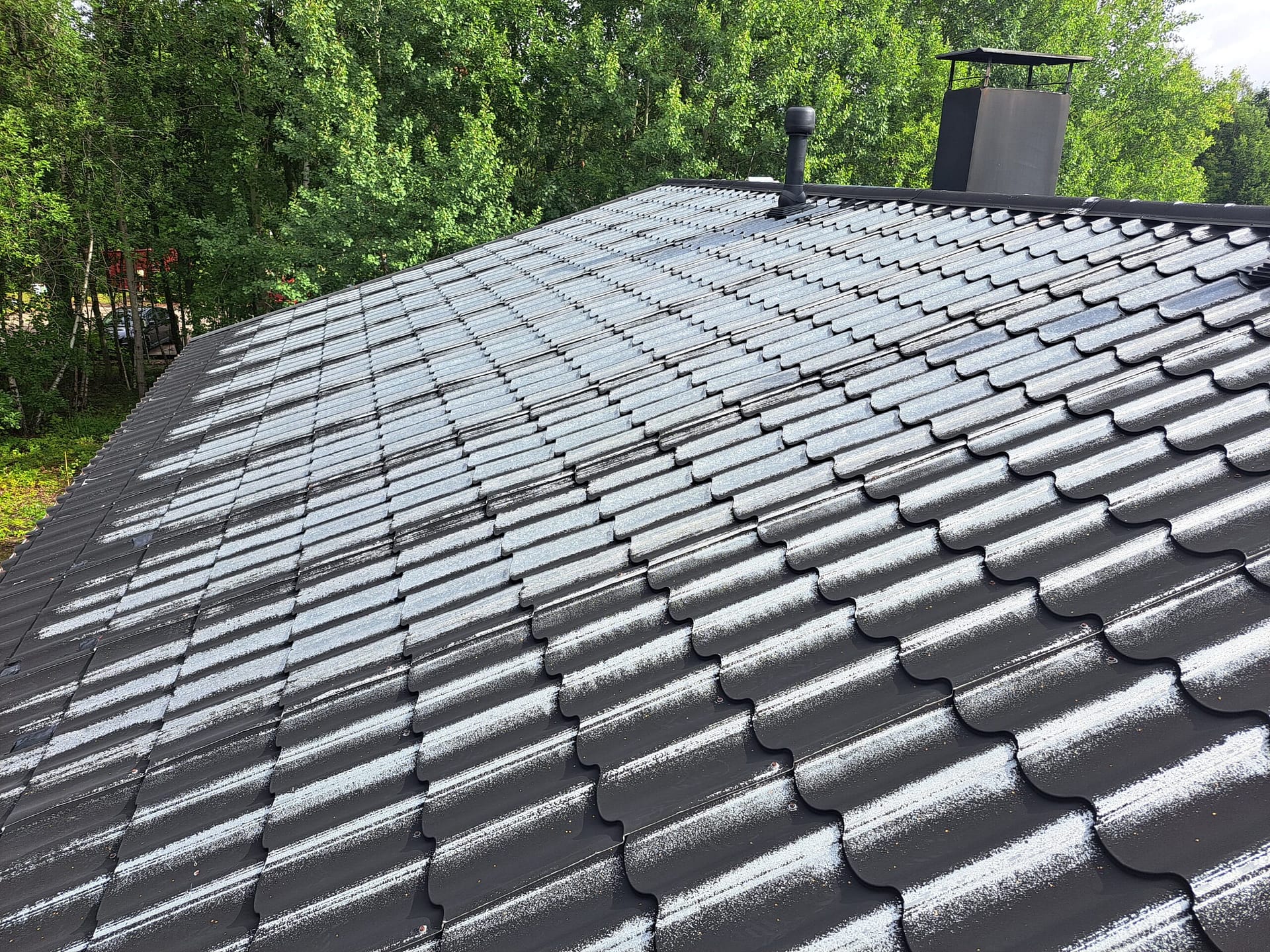 Ennen peltikaton maalausta.